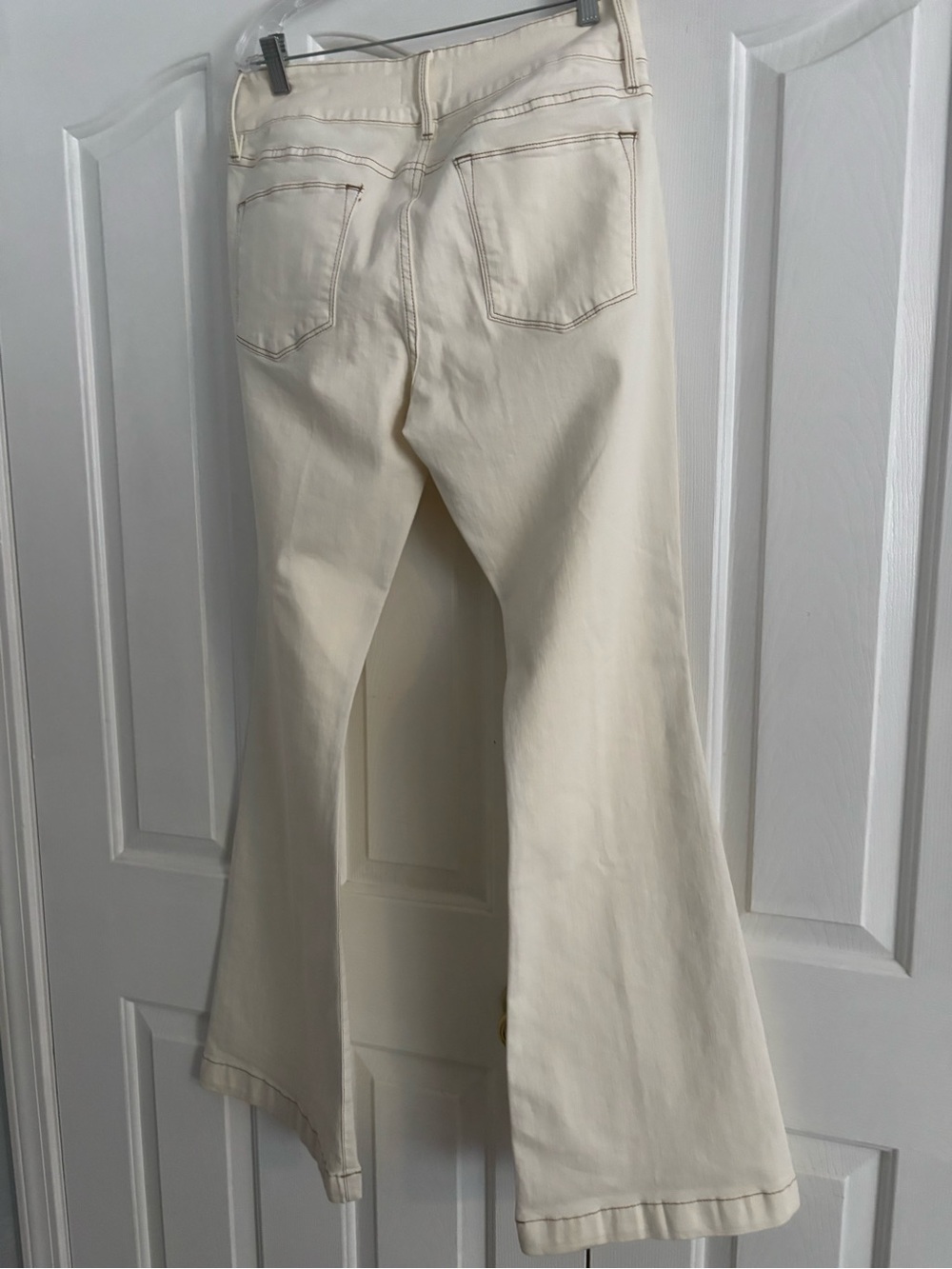 Frame Denim High-Rise Jeans in Cream